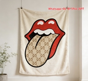 Gucci GG Tongue Throw Blankets Gucci Monogram  Blanket IMG_2870